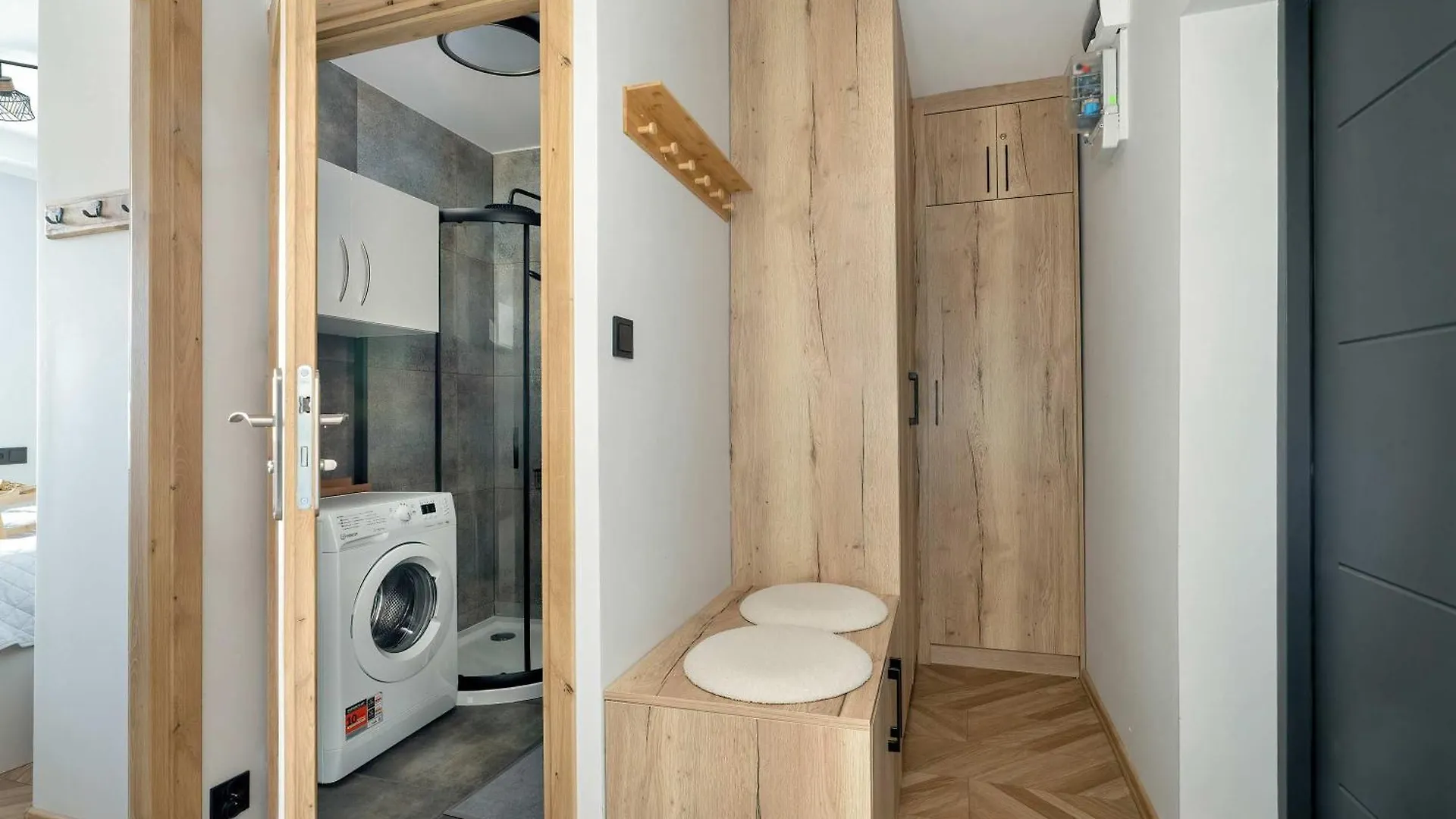 Elegancki I Przytulny Apartament Z Balkonem W Poznaniu By Noclegi Renters Daire